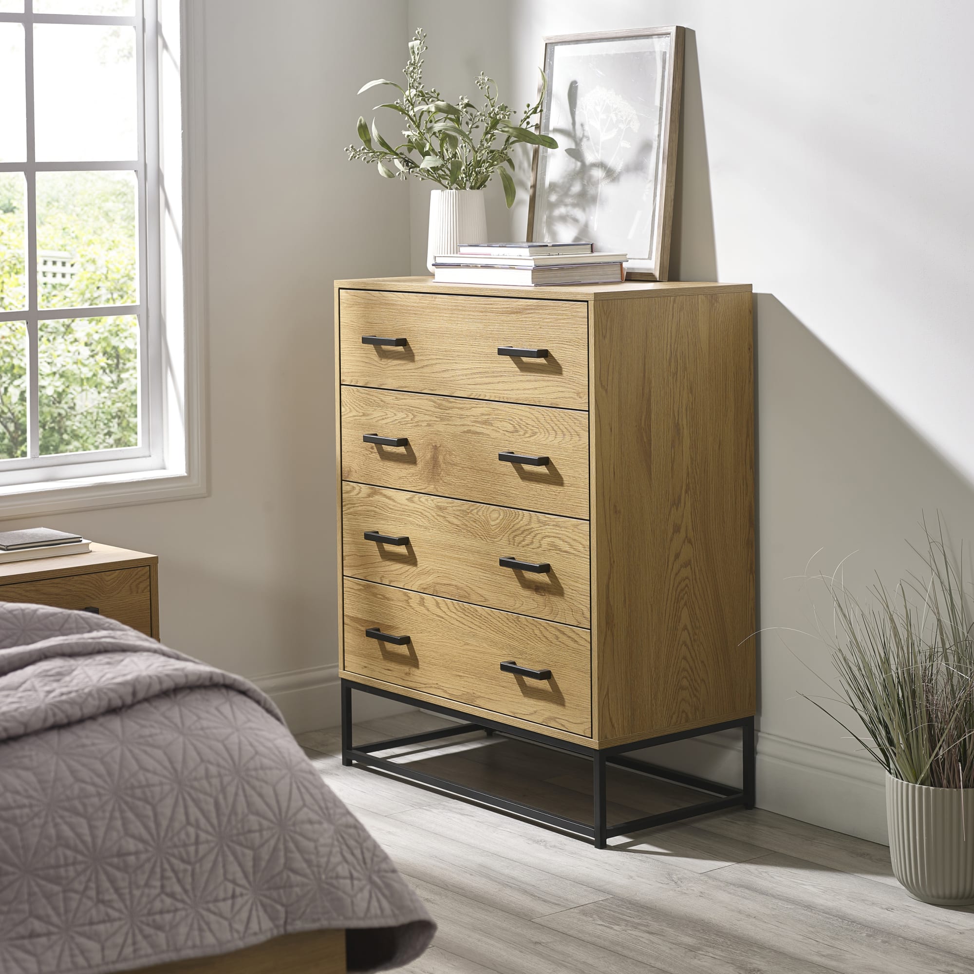 Harlow Light Oak Effect 4 Drawer Chest