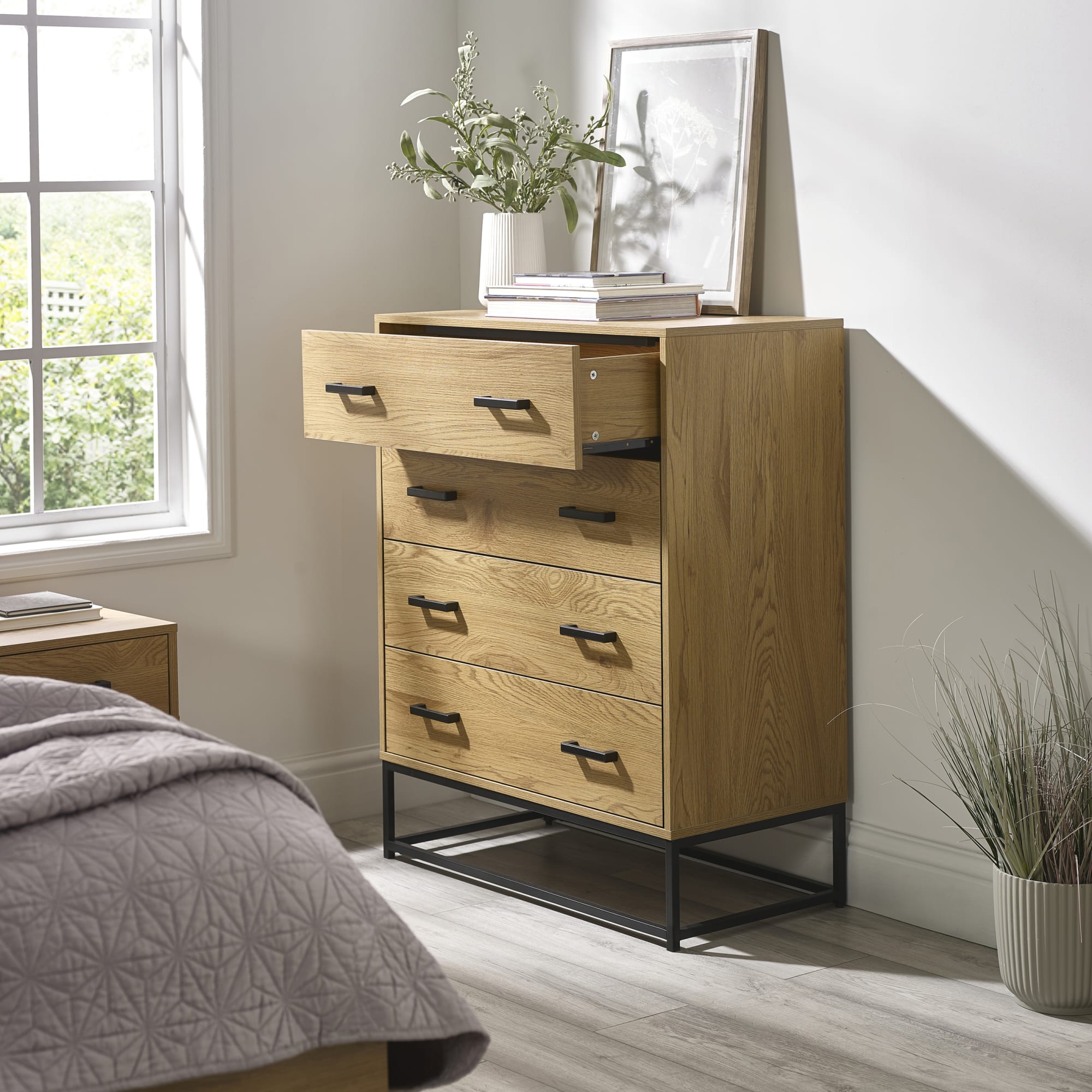 Harlow Light Oak Effect 4 Drawer Chest