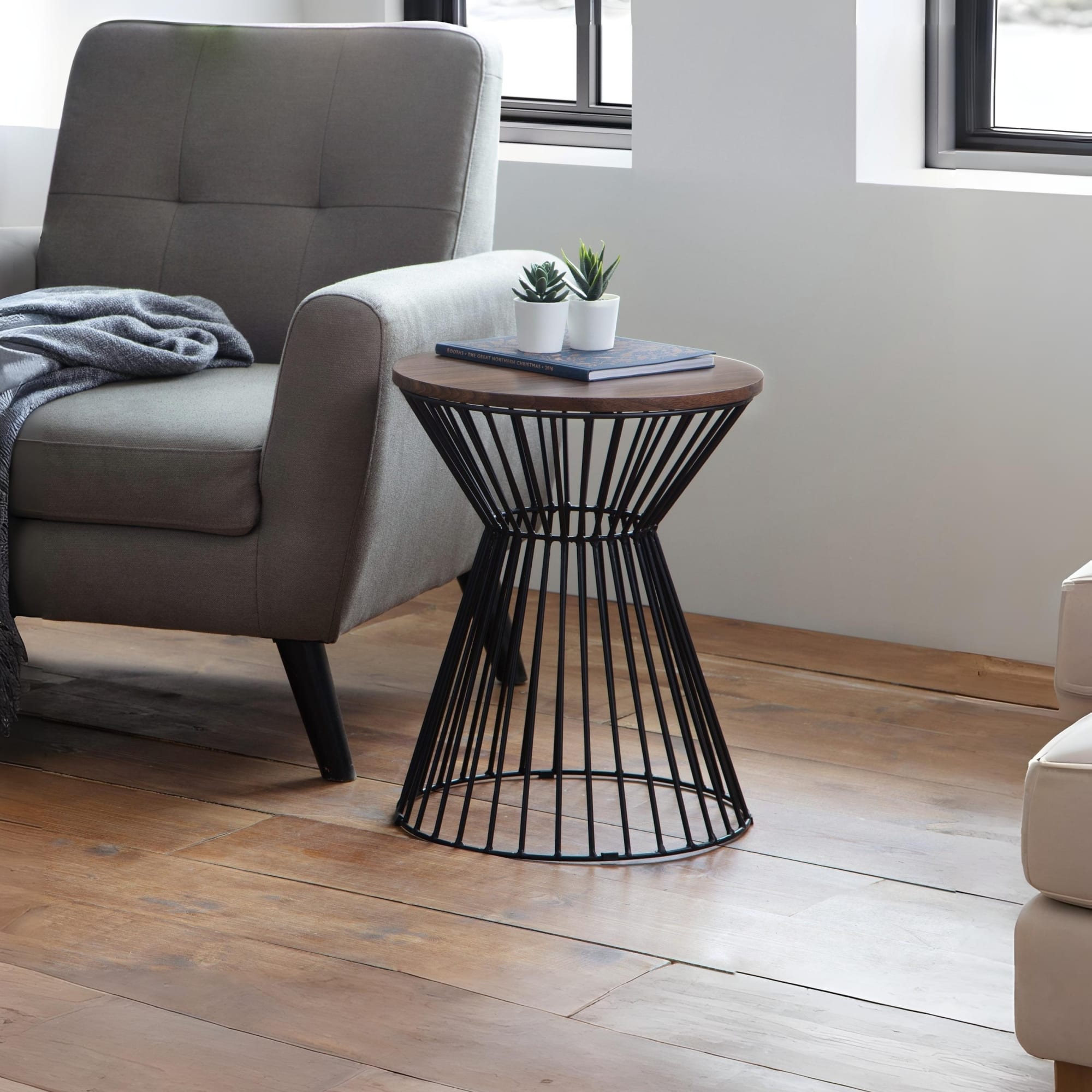 Jersey Round Wire Lamp Table - Walnut